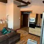 Apartment Bulwar Stare *