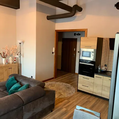 Apartment Bulwar Stare *